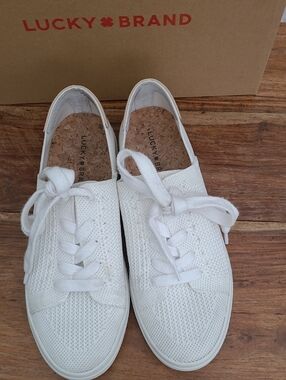 Lucky Brand White Sneakers Size 9.5 Two Tone Casual Classic Summer